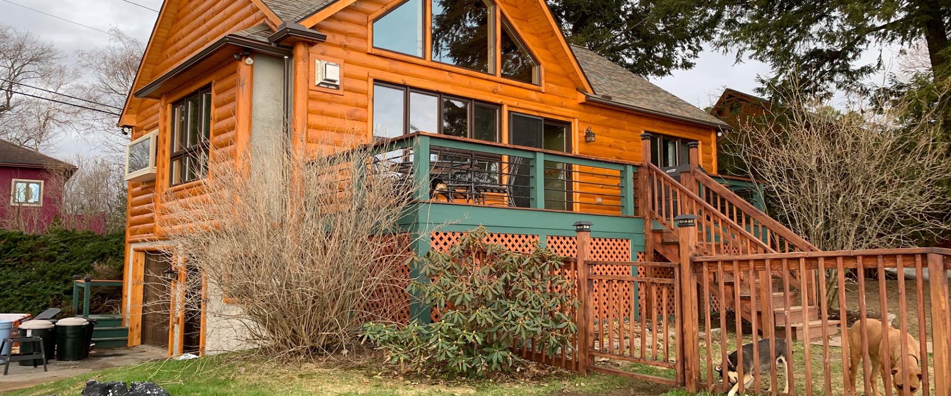 What is the difference between a log home and a timber frame home?
