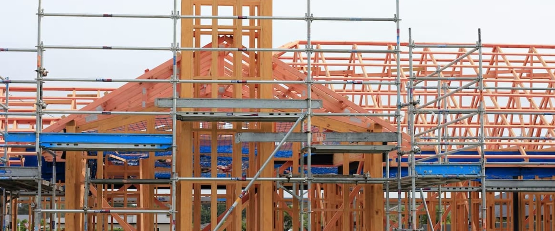 What are the pros and cons of a timber frame house?